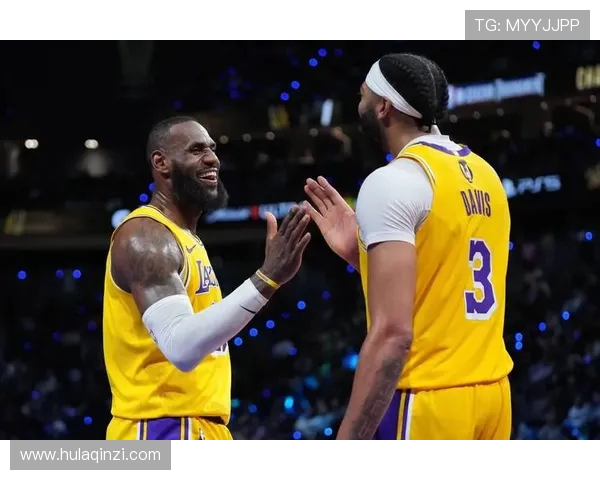 詹姆斯在骑士对阵雄鹿比赛中的精彩个人表现集锦回顾